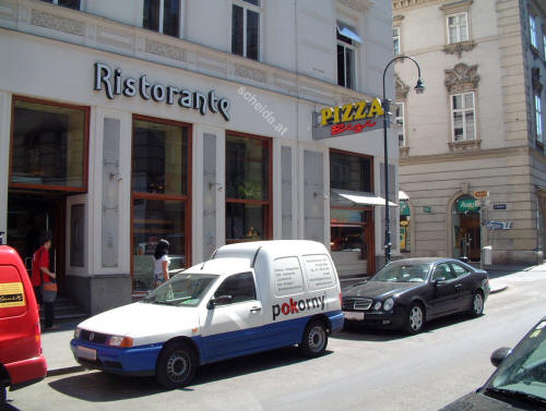 Parken in Pole-Position vor Pizza-Bizi Wien 1
