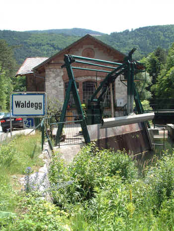 2007_0624_Wasserkraftwerk_Piesting (34).jpg (906156 Byte)